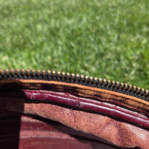 Vintage Chanel Black Quilted Lambskin Camera Bag Gold Chain - Picture 11 of 16